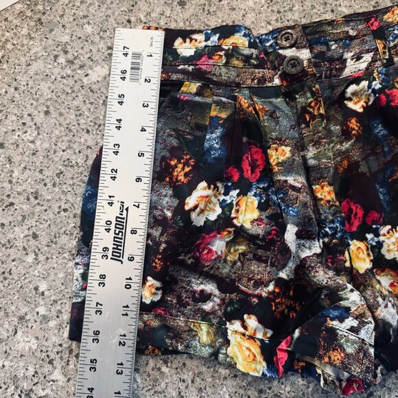 Motel Rocks Women’s Size Small -Floral Dress Shorts - High-Waisted - Picture 9 of 11